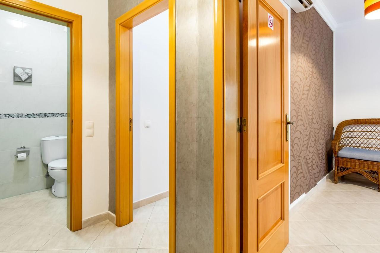 Spacious 2 Bdr Apartment W/ Patio By Lovelystay Armação de Pêra Екстериор снимка