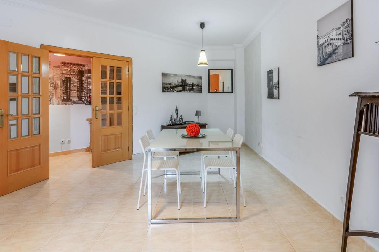 Spacious 2 Bdr Apartment W/ Patio By Lovelystay Armação de Pêra Екстериор снимка