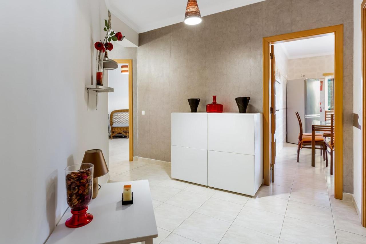 Spacious 2 Bdr Apartment W/ Patio By Lovelystay Armação de Pêra Екстериор снимка