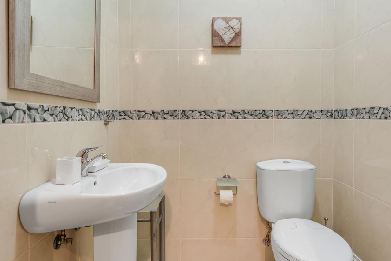 Spacious 2 Bdr Apartment W/ Patio By Lovelystay Armação de Pêra Екстериор снимка