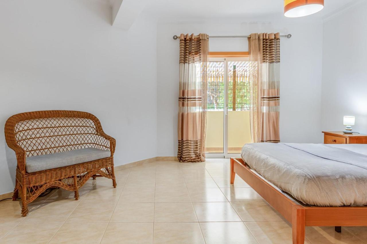 Spacious 2 Bdr Apartment W/ Patio By Lovelystay Armação de Pêra Екстериор снимка