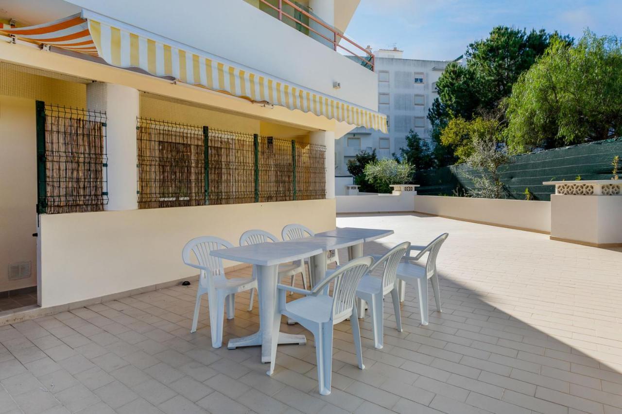 Spacious 2 Bdr Apartment W/ Patio By Lovelystay Armação de Pêra Екстериор снимка