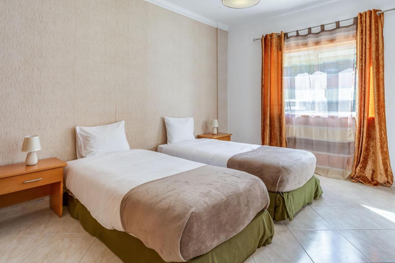 Spacious 2 Bdr Apartment W/ Patio By Lovelystay Armação de Pêra Екстериор снимка